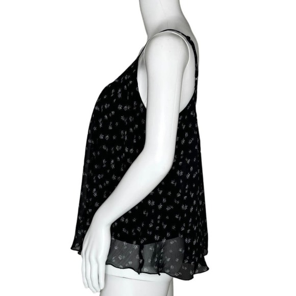 Express Shirt Womens Medium Black White Floral Flower Blouse Casual Romantic - Picture 3 of 8